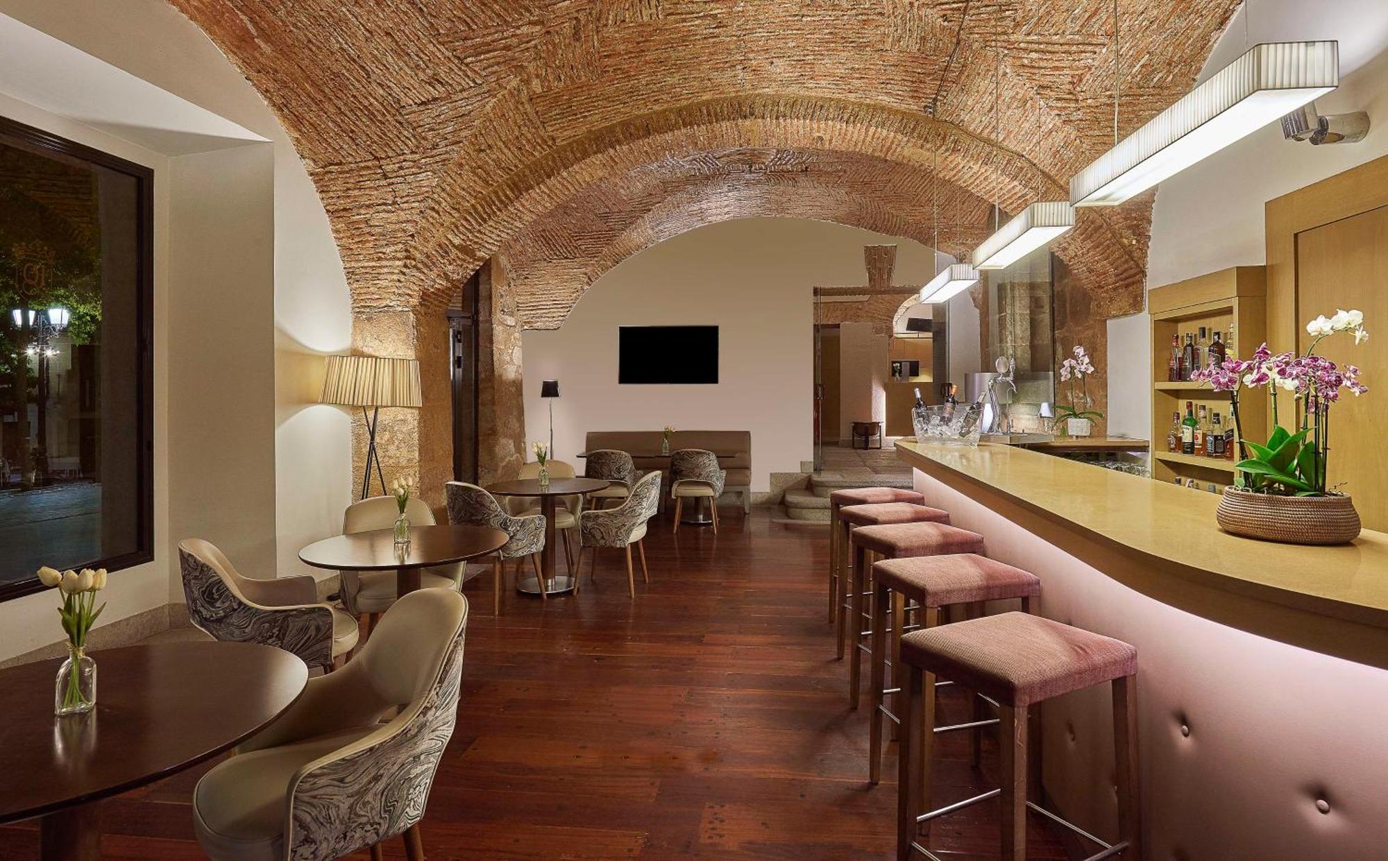 Nh Collection Caceres Palacio De Oquendo Екстериор снимка