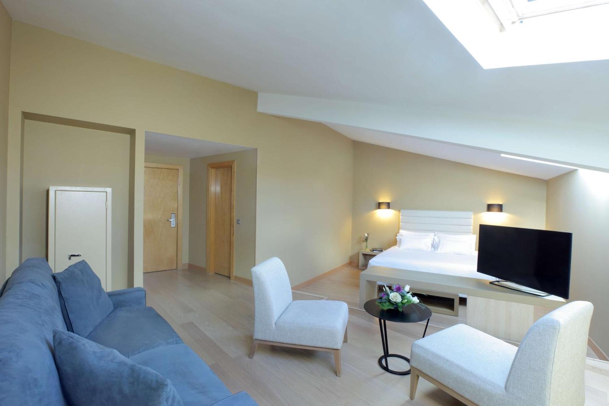 Nh Collection Caceres Palacio De Oquendo Екстериор снимка