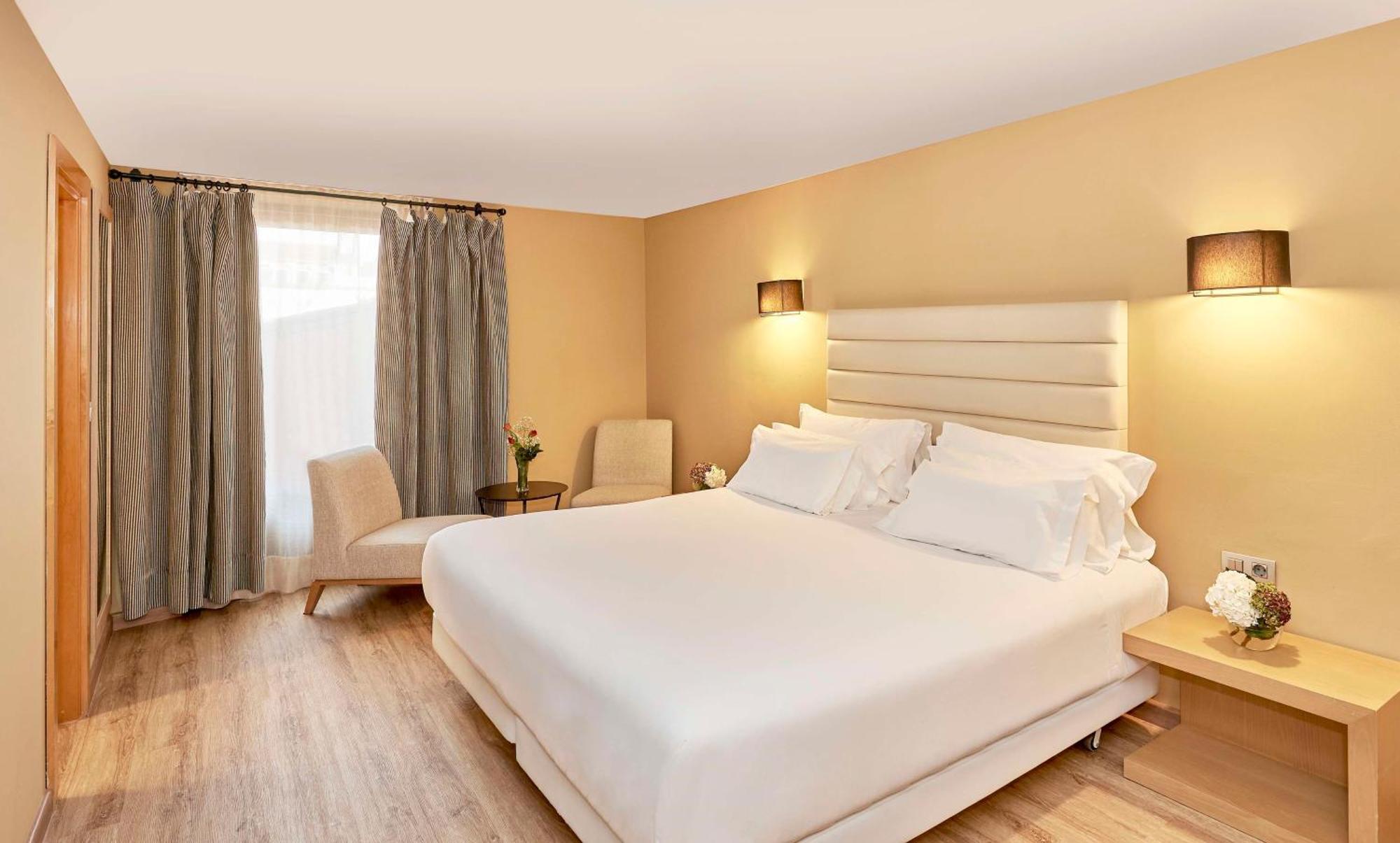 Nh Collection Caceres Palacio De Oquendo Екстериор снимка